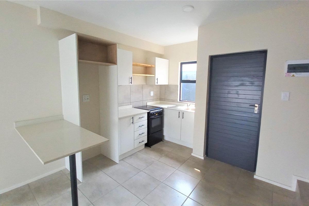 FOR RENT  |  Hillcrest  |  Kings Gate Estate  |  2 Bedroom Duplex - Photo 2