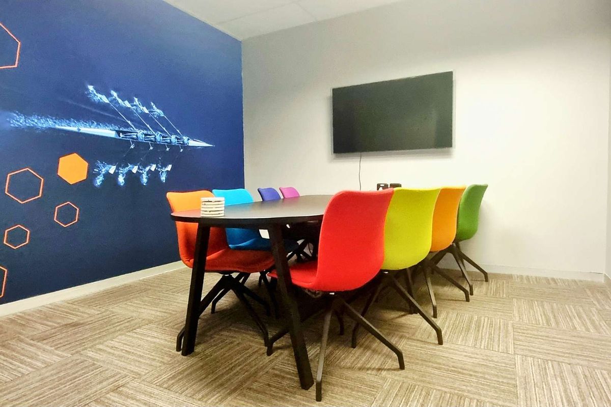 ±320 m2 first-floor HQ office in La Lucia Ridge. Gross R170/m2 (ex VAT). Fibre, lift, backup power & water, security. Avail. 01 Feb 2026 - Photo 3