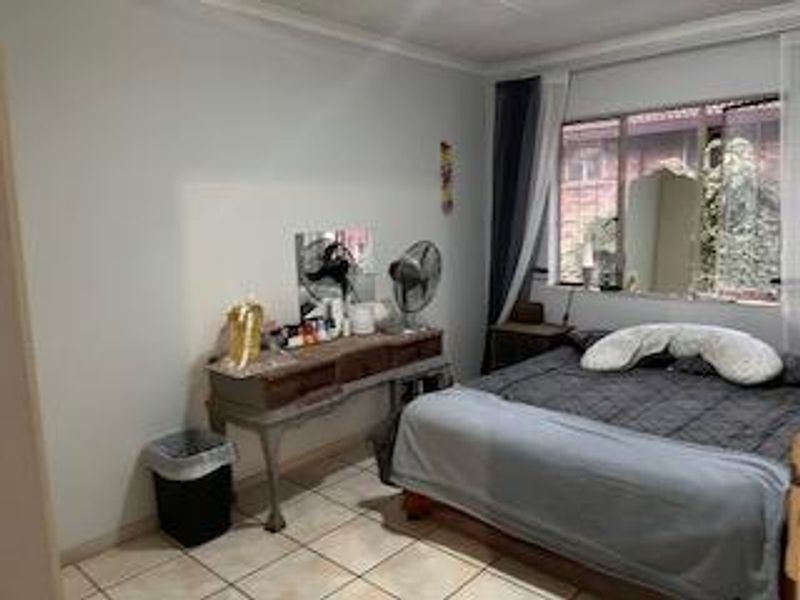 Charming 3-Bedroom Home in Wonderboom South with Modern Comforts - Photo 8