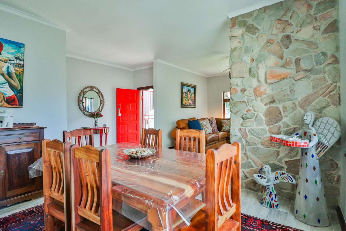Beautifully Renovated 3-Bed Home with Flatlet in Heart of Hartenbos - Photo 5