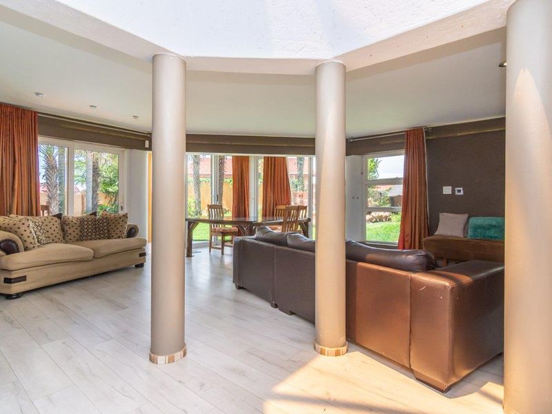 Family Living in the heart of Noordheuwel - Photo 5