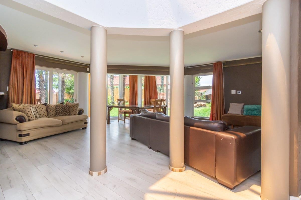 Family Living in the heart of Noordheuwel - Photo 5