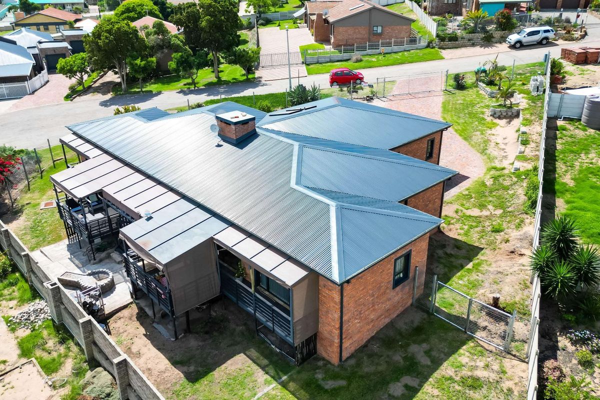 REFRESHINGLY DIFFERENT IN EVERY WAY FOR VERSATILE DUAL LIVING - Photo 2