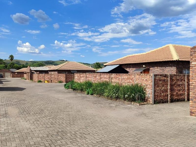Modern 2-Bedroom Simplex for Sale in Andeon, Pretoria West – R850,000 - Photo 2