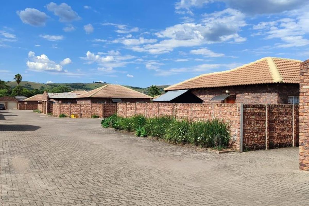 Modern 2-Bedroom Simplex for Sale in Andeon, Pretoria West – R850,000 - Photo 2