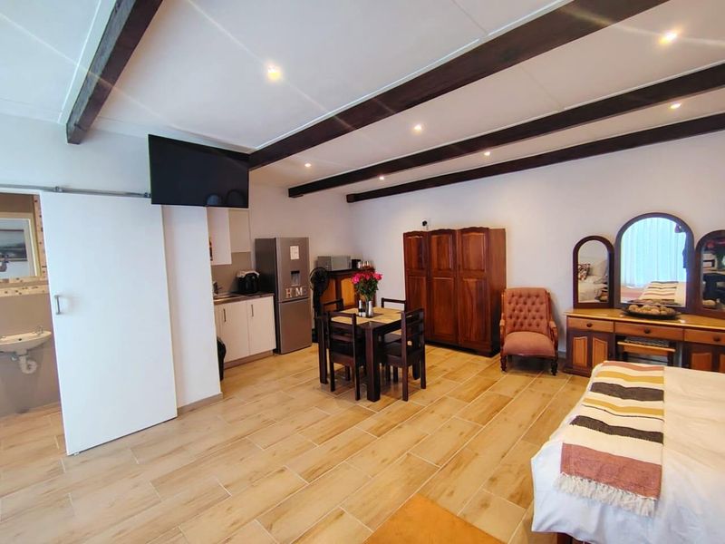 Elegant Furnished Garden cottage in Milnerton - Photo 2
