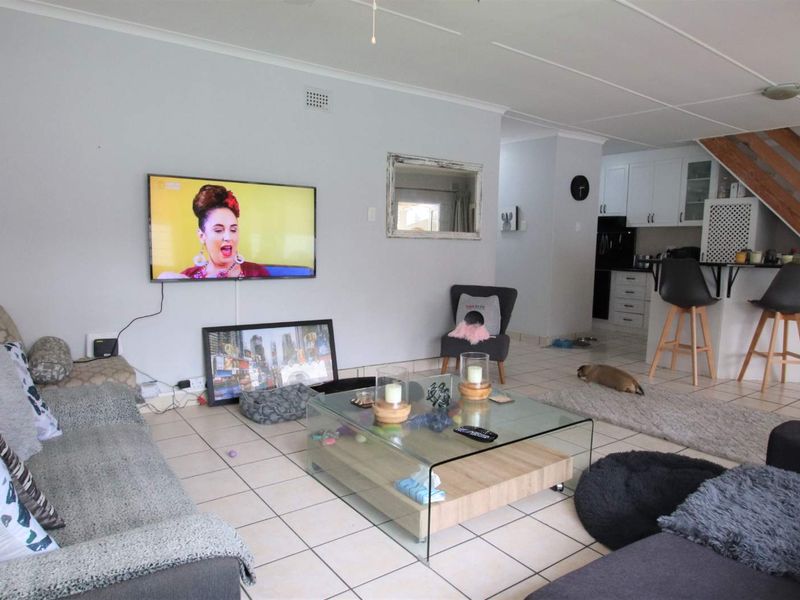 Pet friendly Garden Townhouse, with private pool within 500 meters of the Beach!! - Photo 5