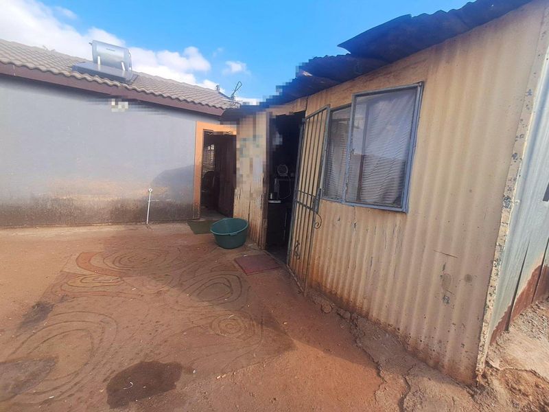 2 Bedroom House In Ivory Park Ext 2 - Photo 4