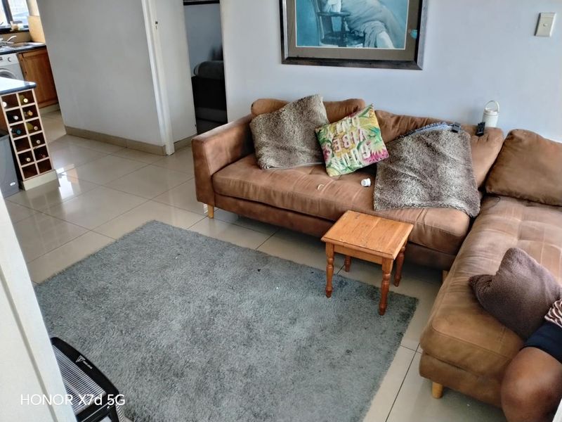 1-bedroom modern unit - Photo 4
