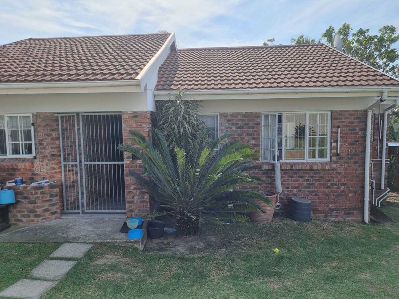 Charming 2 Bedroom House to rent in Beacon Bay - Photo 8