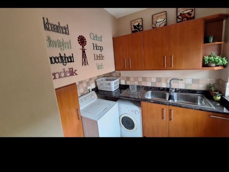7 Bedroom House for Sale! - Photo 9