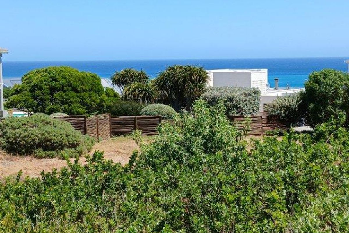 REMINDS ME OF THE LYRICS OF A SONG BY PERRY COMO - Photo 4