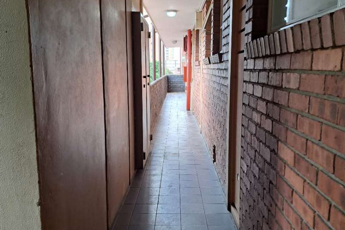 Cozy 2.5-Bedroom Apartment for Rent Near Schools & Amenities - Photo 3