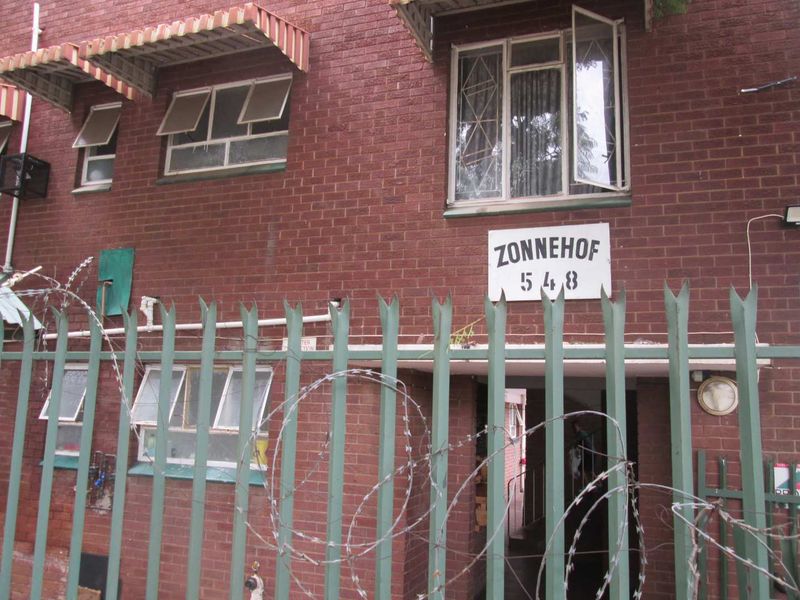 BEAUTIFUL AND NEAT [2.5] TWO AND HALF BEDROOMS FOR SALE IN MUCKLENEUK [PTA ] - Photo 4