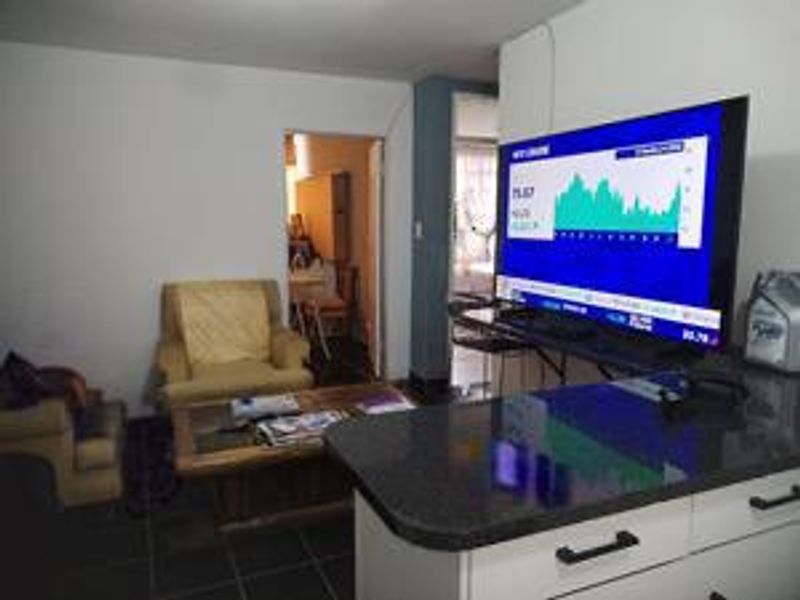 Prime City Apartment: Ideal for Students & Professionals! - Photo 3