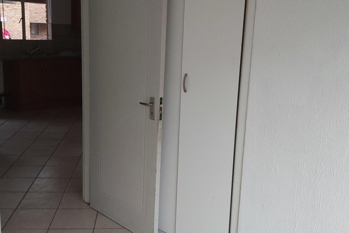 Ground Floor Apartment For Sale - Photo 5