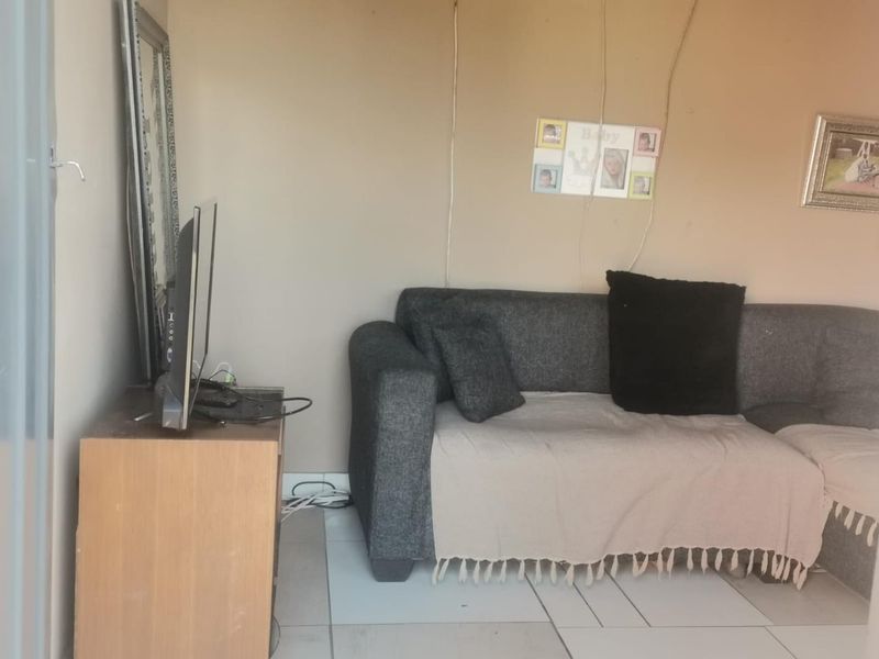 1 Bedroom House In Olievenhoutbosch Ext 26 - Photo 8