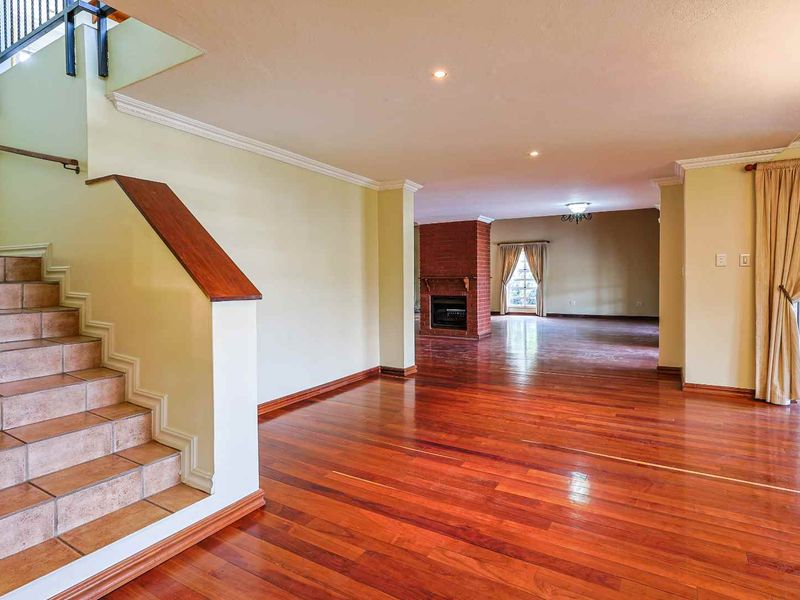 A Grand Canvas of Space & Light – Waiting for a Family to Call It Home - Photo 6