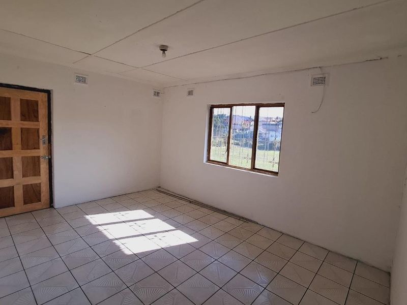 2-Bedroom Rental in Havenside, Chatsworth - Practical Living Space - Photo 2