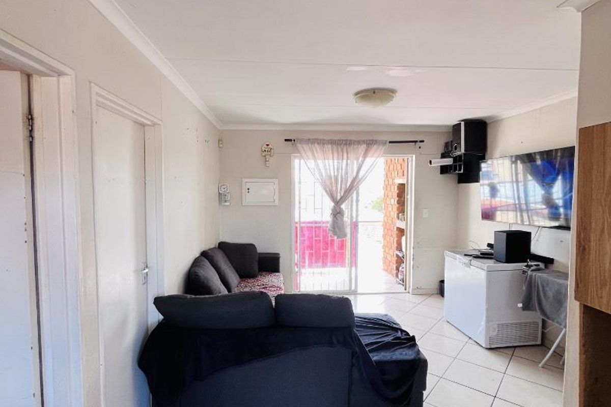 FOR SALE | Bacardi Court - Otjomuise Ext 8 | N$ 590 000 - Photo 5