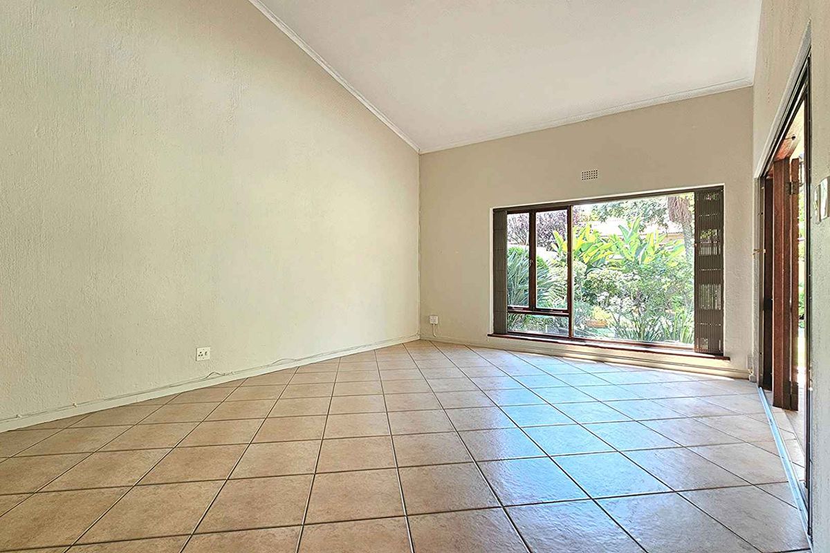 Sandton 3 bedroom Townhouse with Private Garden and Private Swimming Pool - Photo 5