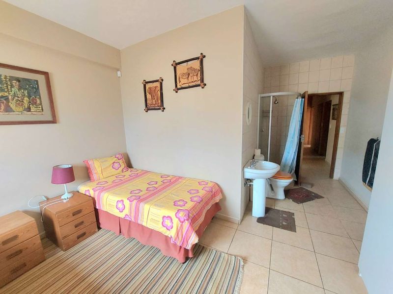 10 Bedroom Beachfront Home Fully Furnished - Photo 9