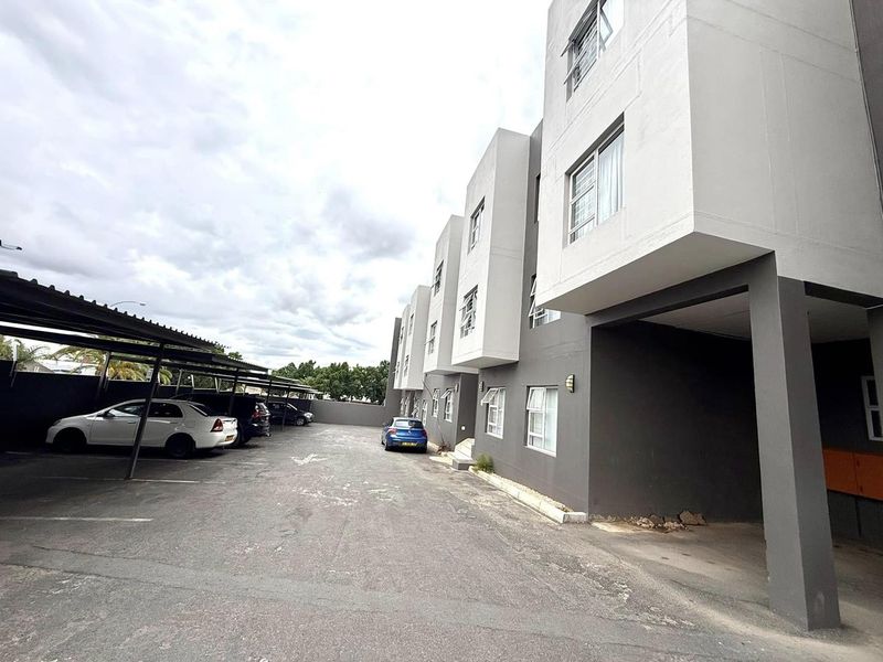 2 Bedroom Townhouse For Sale in Pionierspark Ext 1 - Photo 10