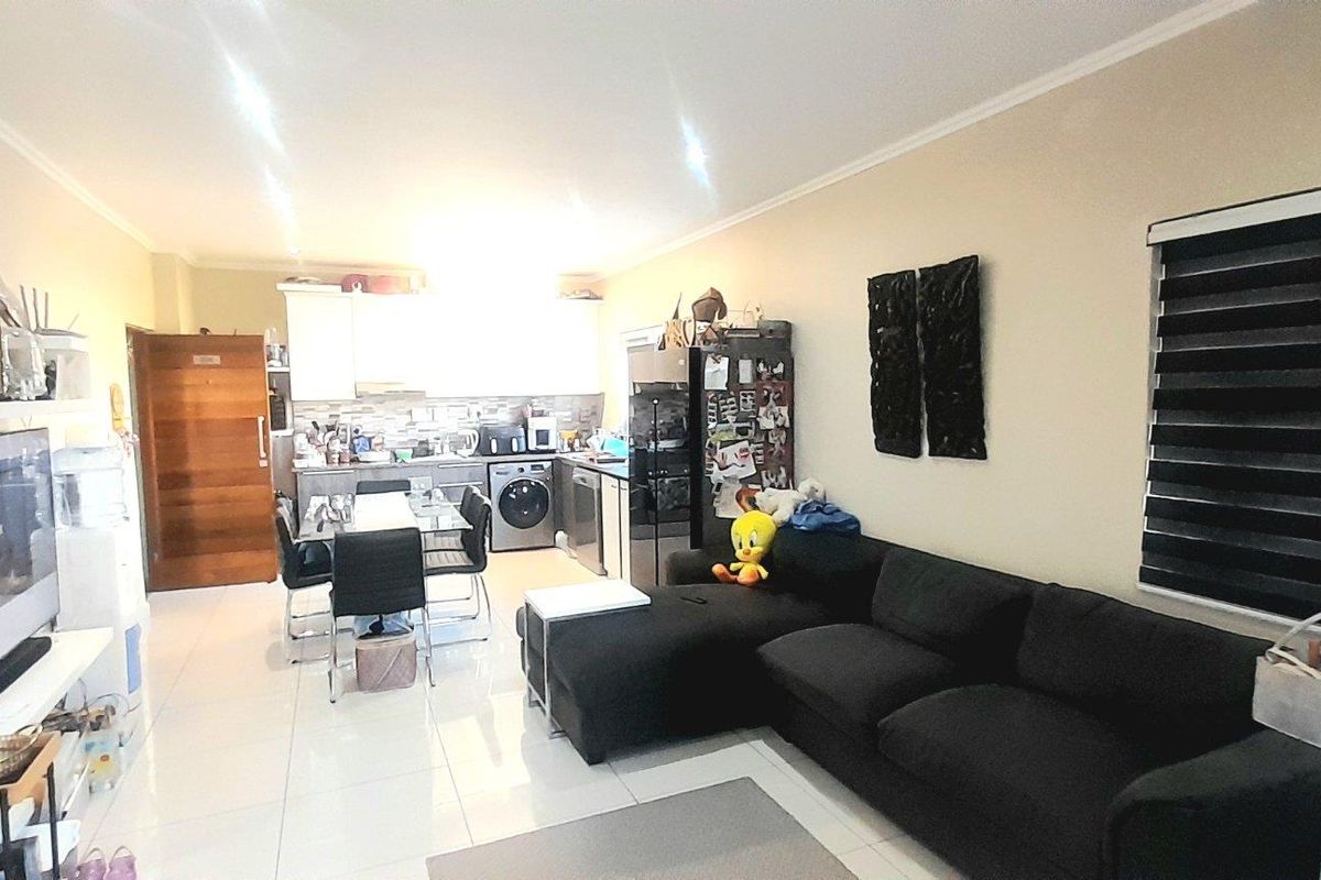 2 bedroom apartment in Umhlanga - Photo 2