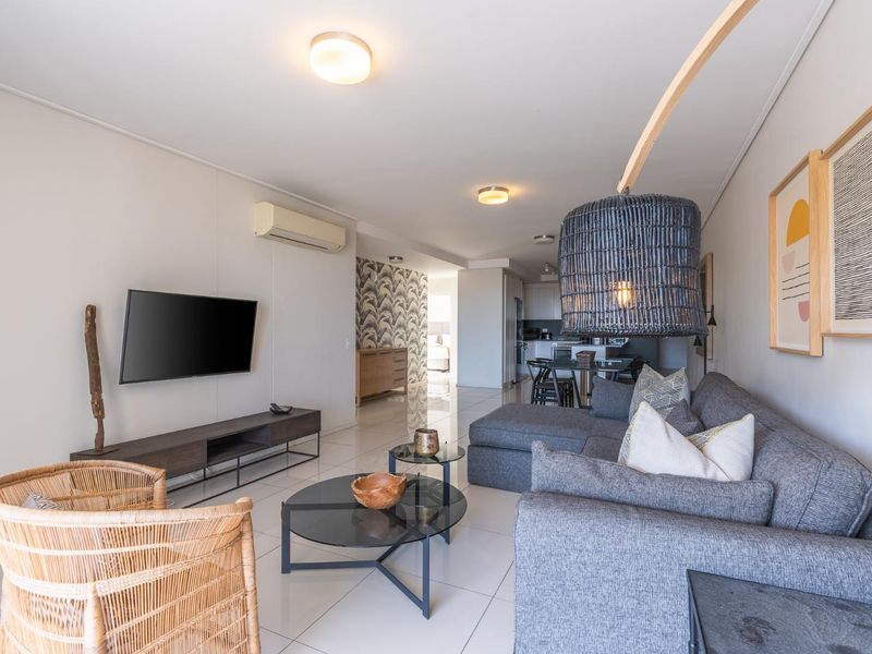 Light and Bright Green Point Apartment - Photo 7