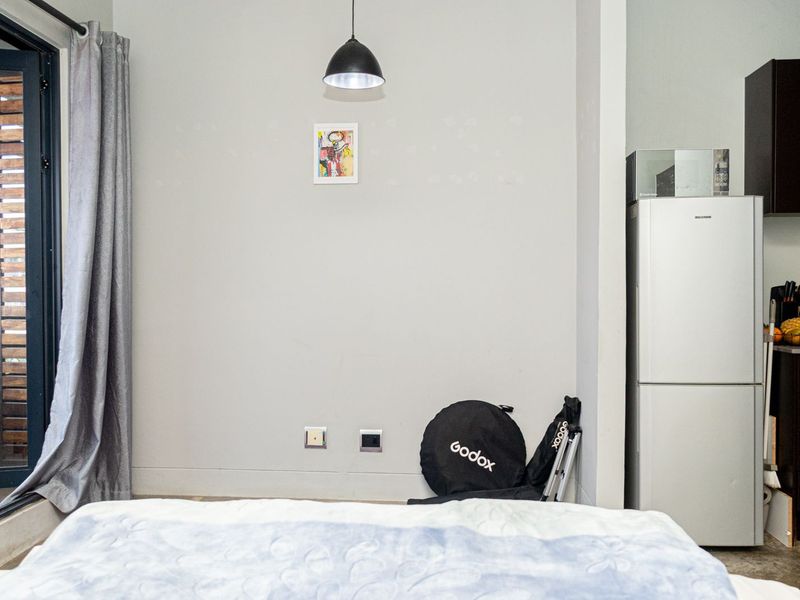 Spacious Luxury Bachelor Apartment FOR SALE in Maboneng - Photo 4