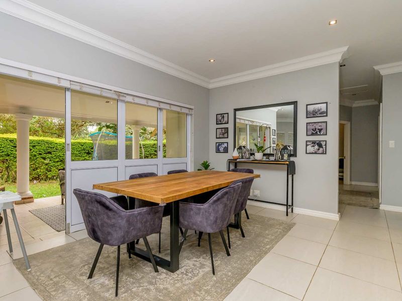 NEW ON MARKET. STUNNING 3 BED 2 BATH  HOME WITH LOFT EN SUITE - Photo 9