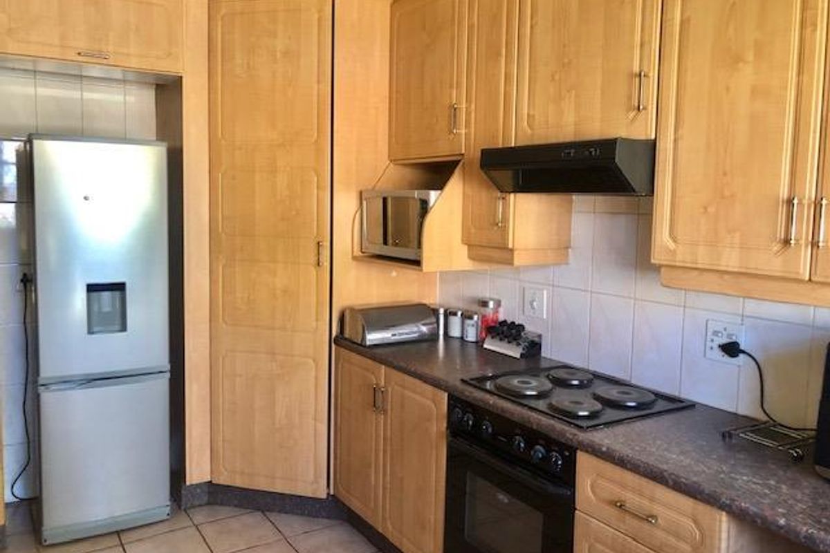 3-Bedroom Home for Sale in Verwoerdpark! - Photo 3