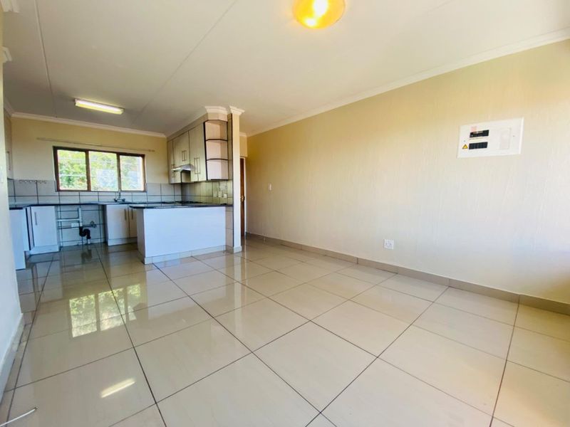 Move-in Ready 3 Bedroom and 2 Bathroom Apartment - Photo 8
