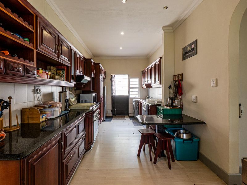 Level land home with 2 bed 2 bath cottage - Photo 8