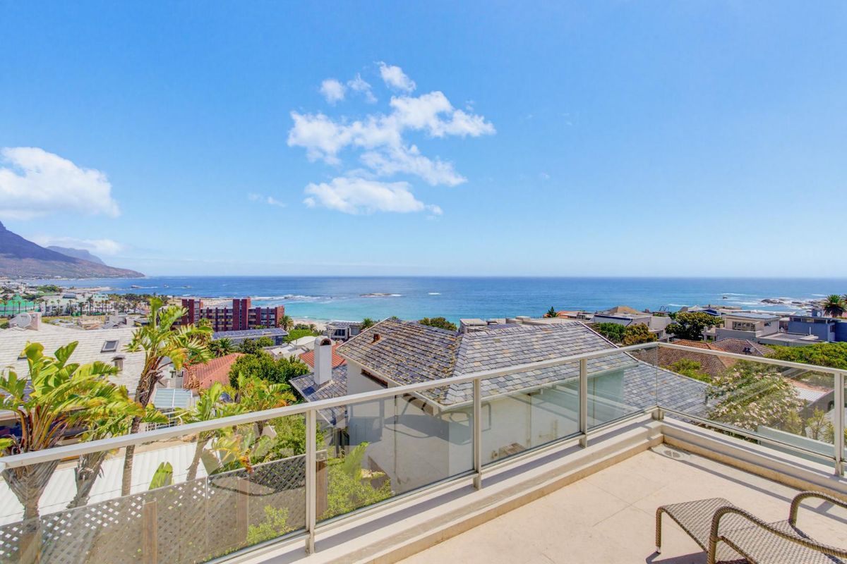 Ultra-Luxury Camps Bay Residence  - Walk to Glen Beach - Photo 2