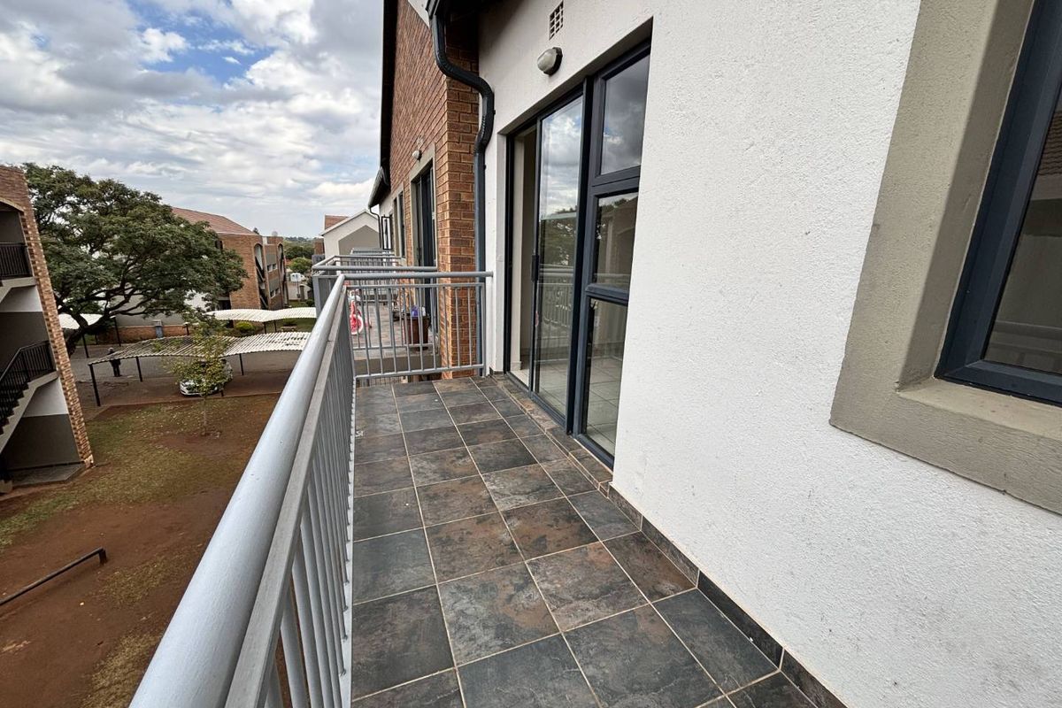 2 Bedroom unit in a secure, well-managed complex. - Photo 5