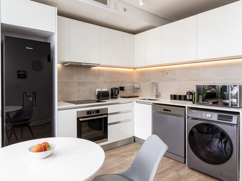 SUNNY AND BRIGHT - Photo 9