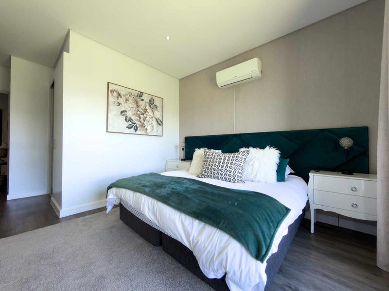 104 on Creek – Stylish 2-Bedroom Apartment in Steyn City - Photo 7