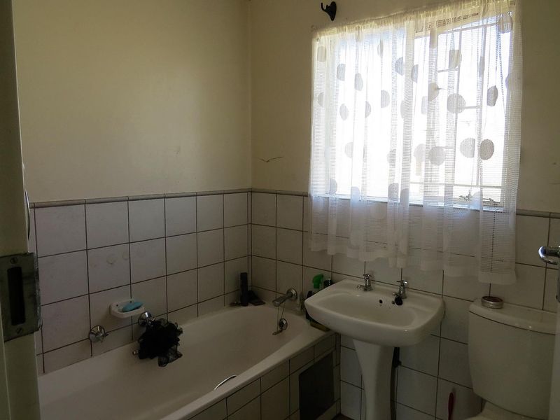 Ravenswood next to Beyers Park 2 Bedroom 1st Floor - Photo 4