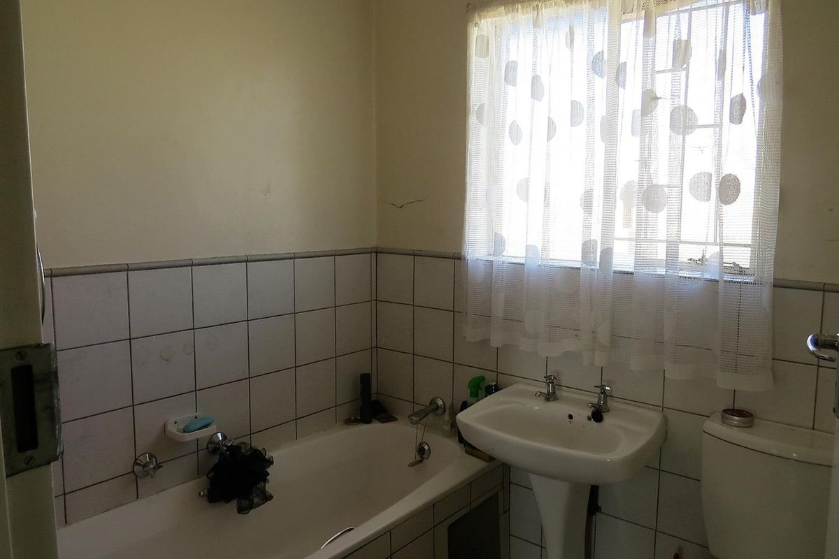 Ravenswood next to Beyers Park 2 Bedroom 1st Floor - Photo 4