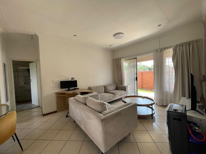 ✨ Modern 3-Bedroom Simplex for Sale – Secure Estate Living! - Photo 3