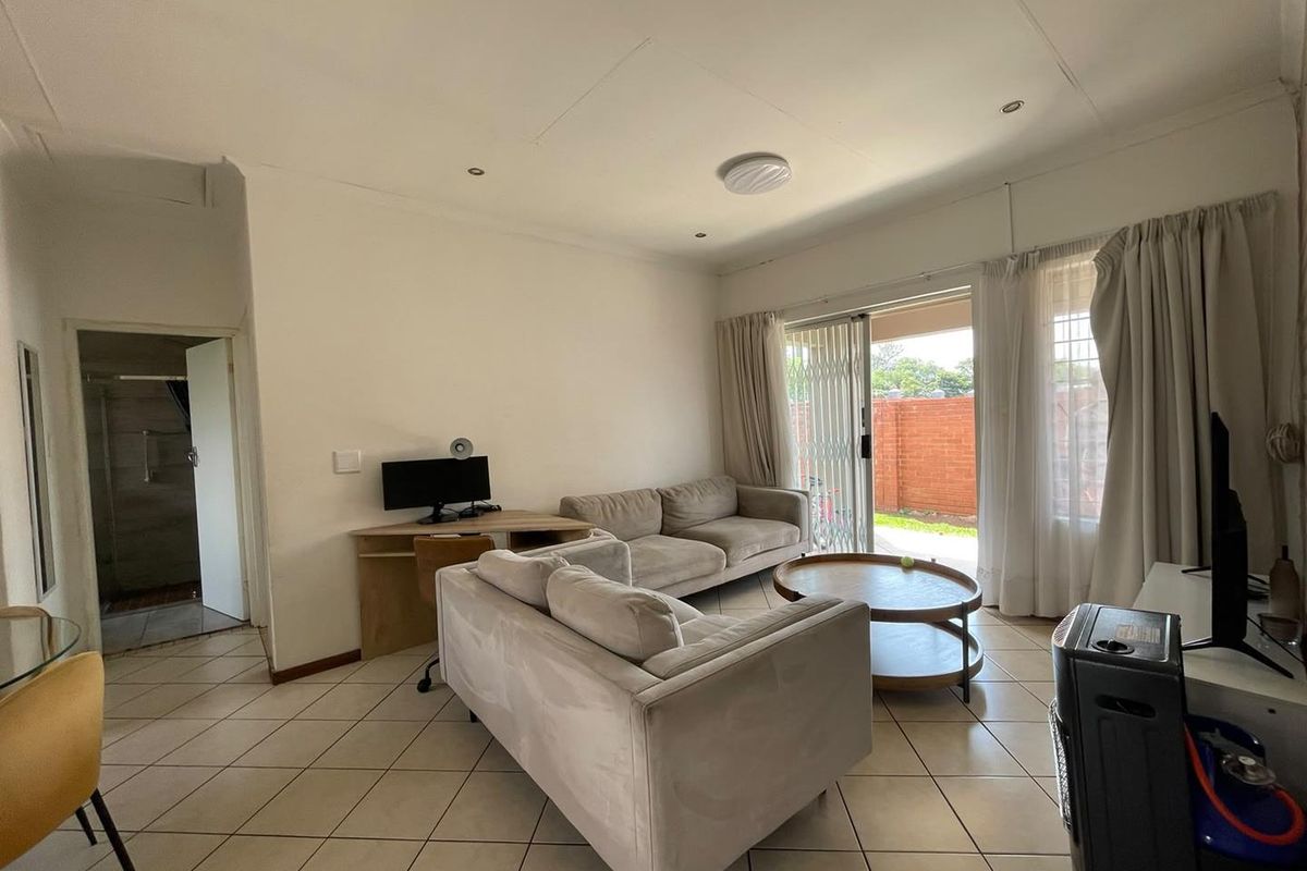 ✨ Modern 3-Bedroom Simplex for Sale – Secure Estate Living! - Photo 3