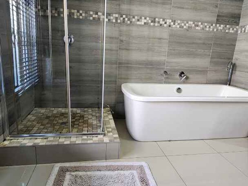 3 Bedroom House For Sale in The Orchards - Photo 8