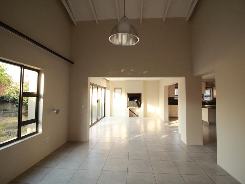 Elegant Family Living in a Quiet Cul-de-Sac | Blue Valley Golf Estate - Photo 2