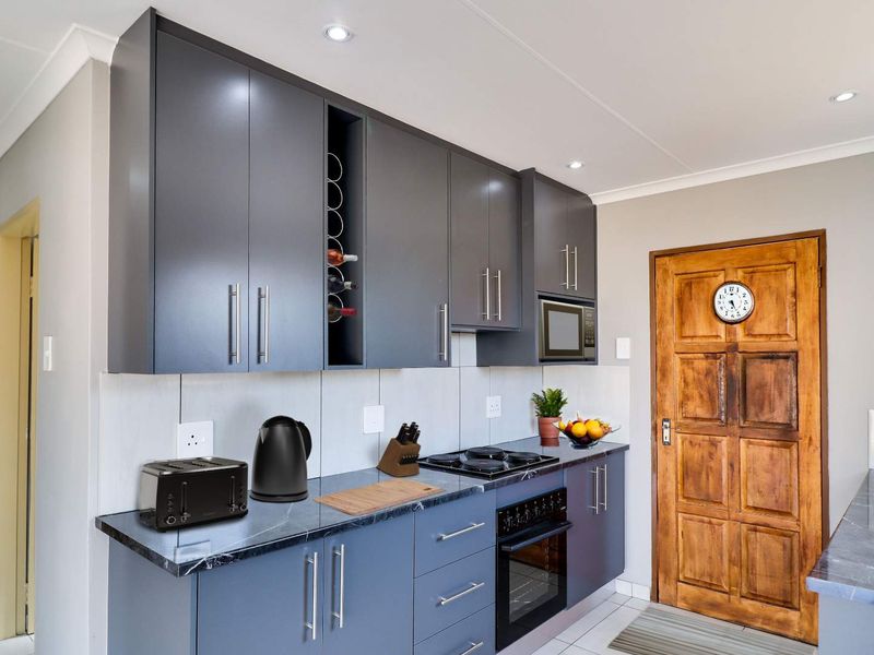 NEW DEVELOPMENT, ALL COSTS INCLUDED, FULL TITLE STANDS. NO DEPOSITS / 100% BONDS (dependent on client profile) - Photo 9