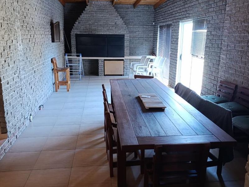 3 BEDROOM WITH 2 BEDROOM FLAT - HENTIESBAY FOR SALE - Photo 3