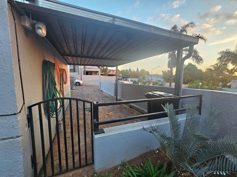 Tranquil Living with Modern Comfort awaits you in Radiokop - Photo 3