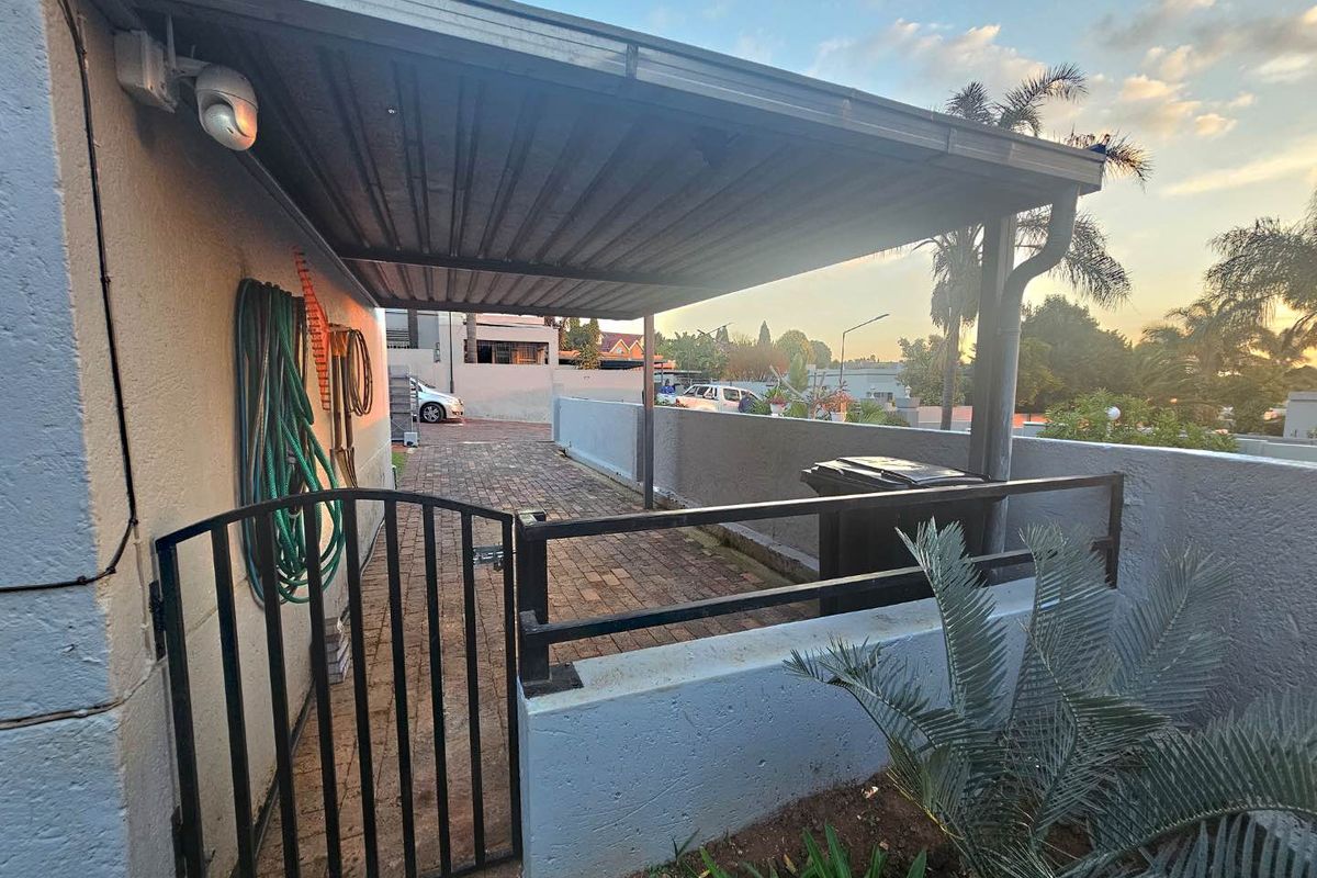 Tranquil Living with Modern Comfort awaits you in Radiokop - Photo 3