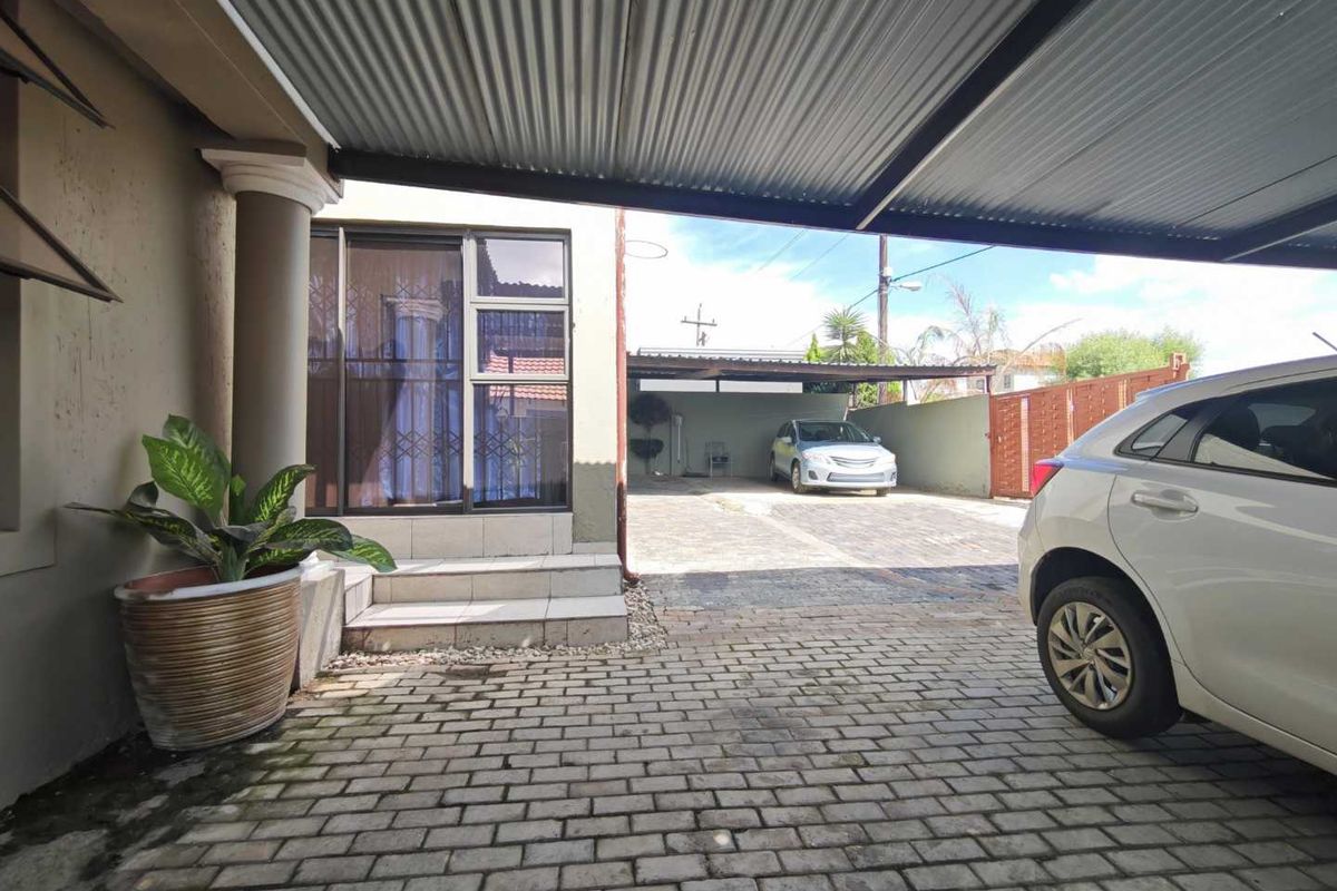 3 Bedroom House to Rent in Cosmo City - Photo 2