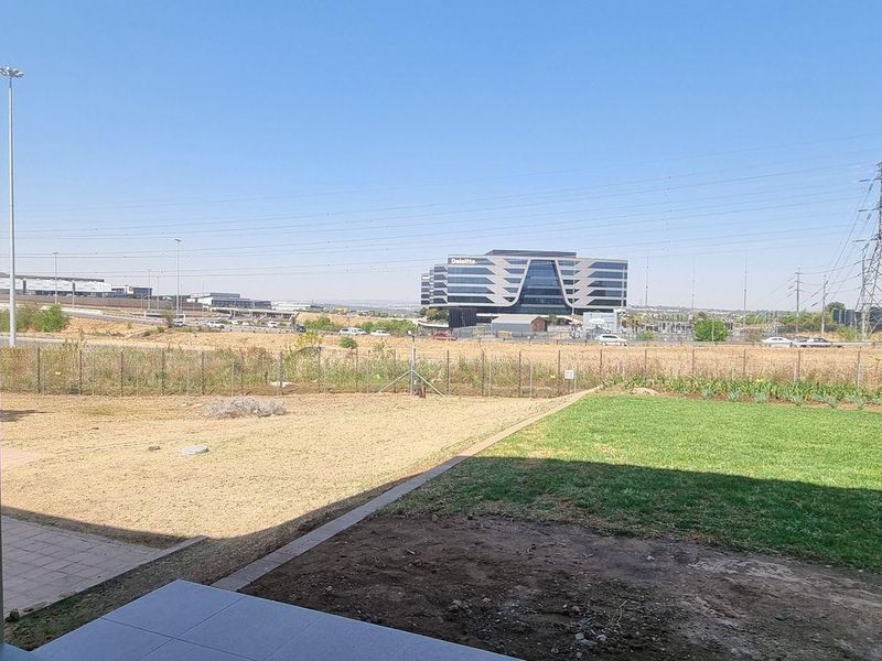 3 949m2 Waterfall Midrand Office Block For Sale - Photo 4